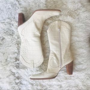 EUC Stuart Weitzman Cream Cowboy Boots